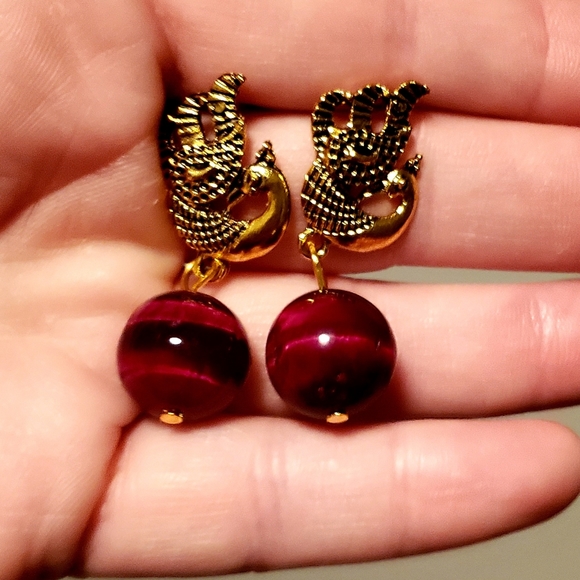 New Gold Peacock and Round Red Tiger Eye Gem Earrings. - Picture 8 of 11